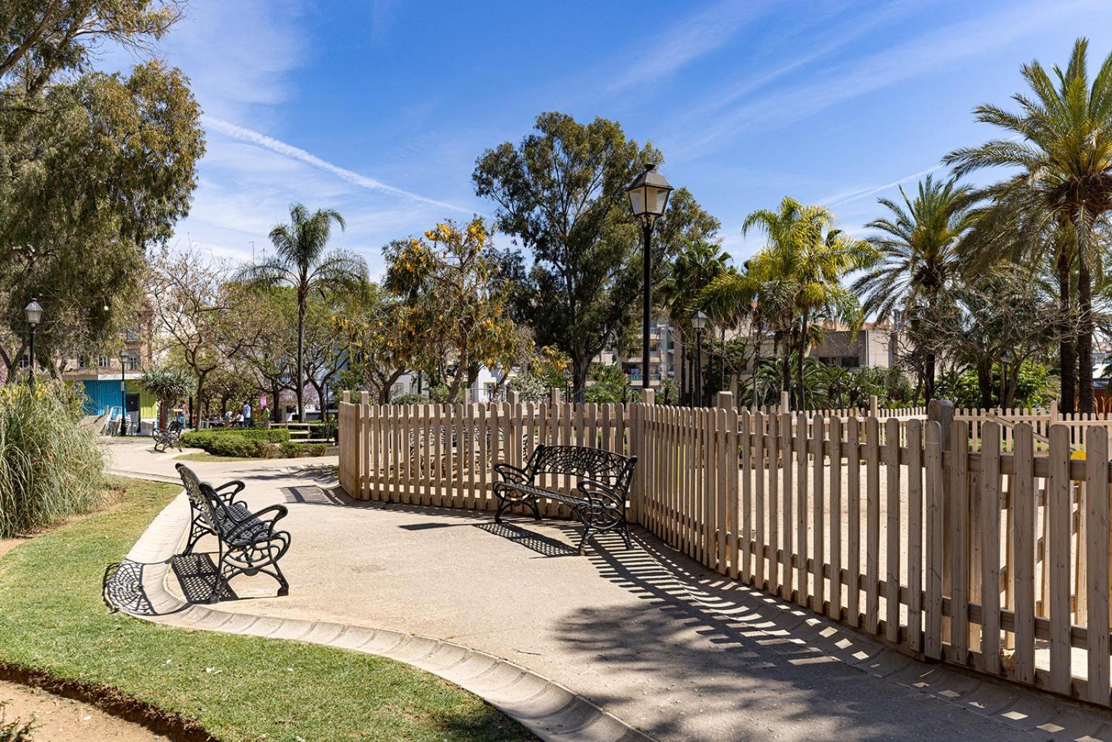 Top Floor Fuengirola Park Apartment with Parking