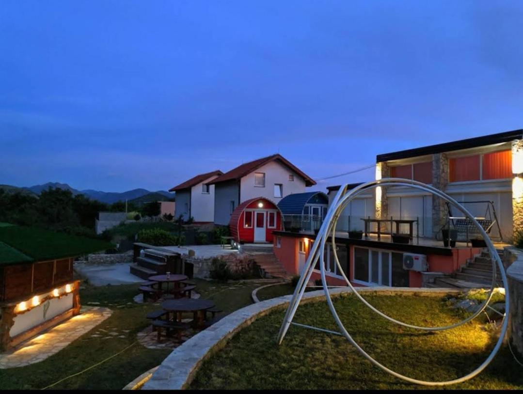 Villa Lyra