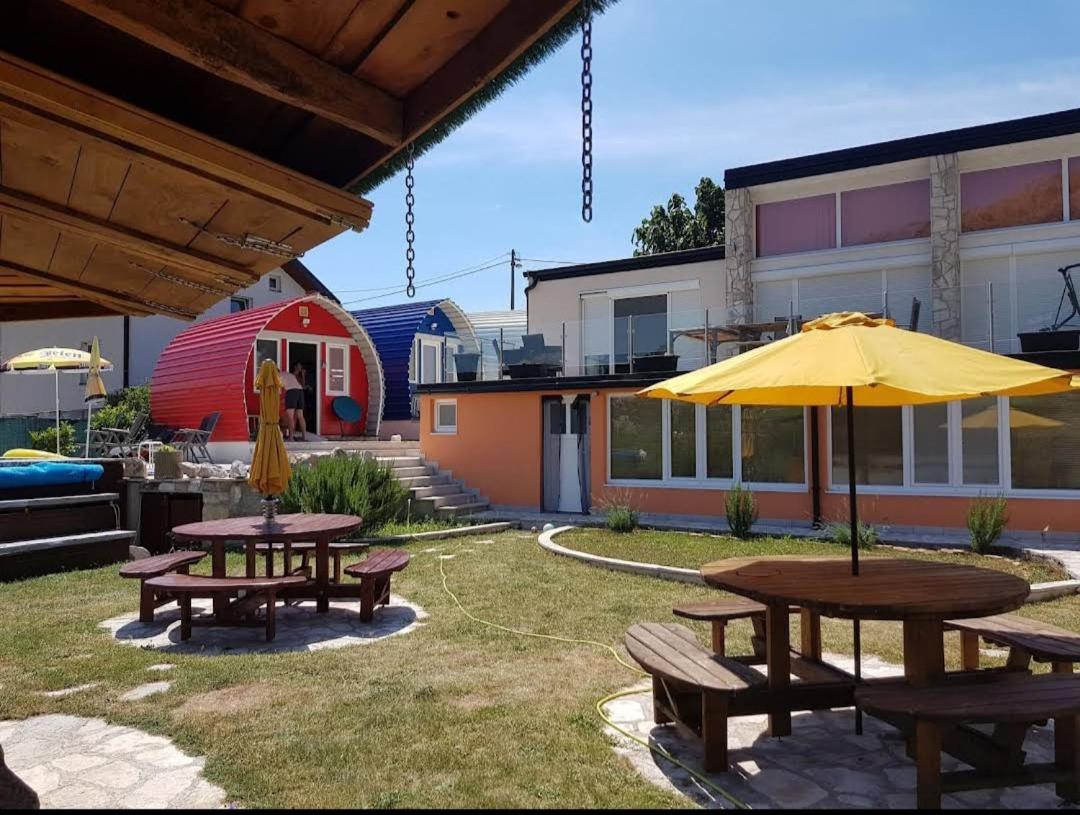 Villa Lyra
