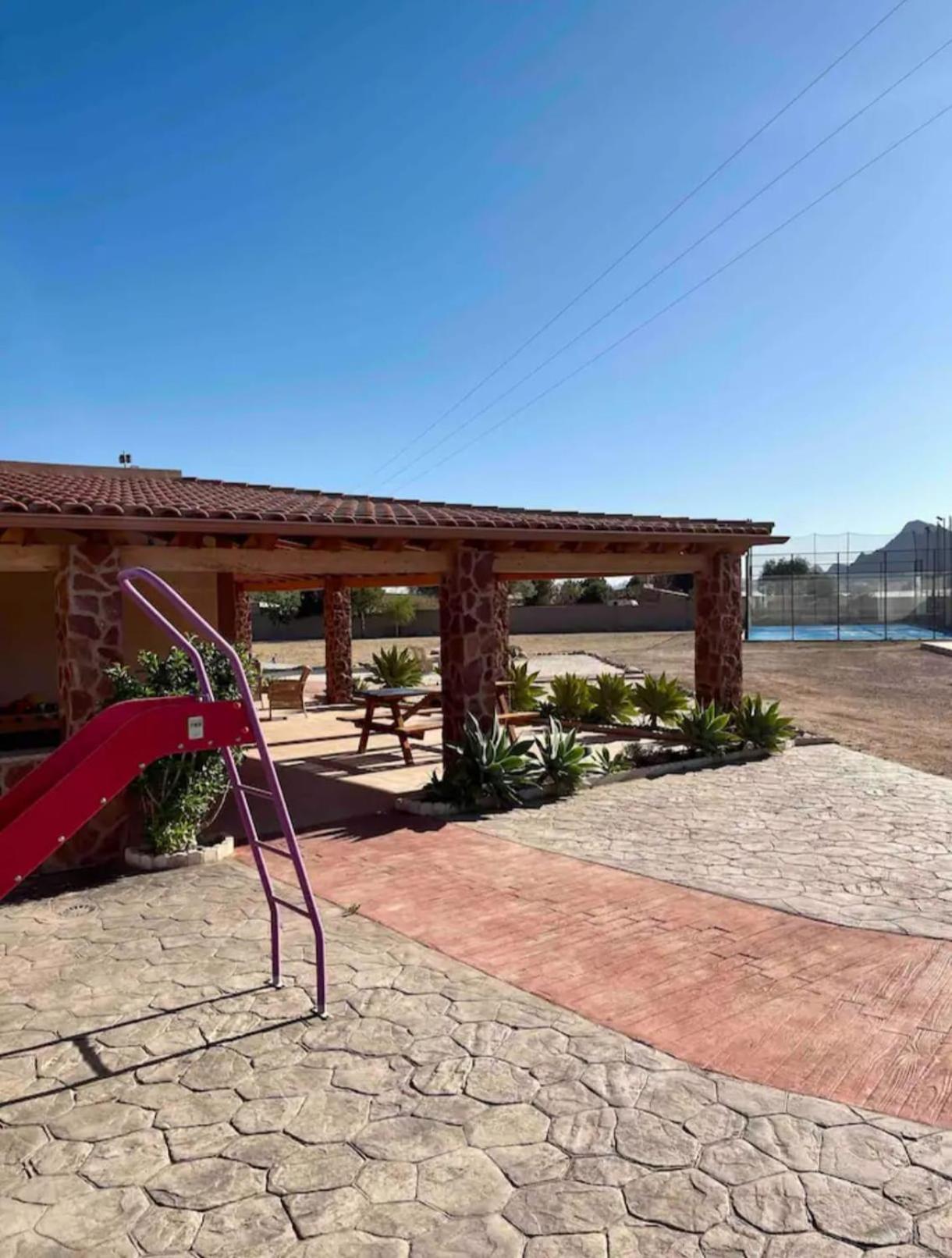 Villa Águilas