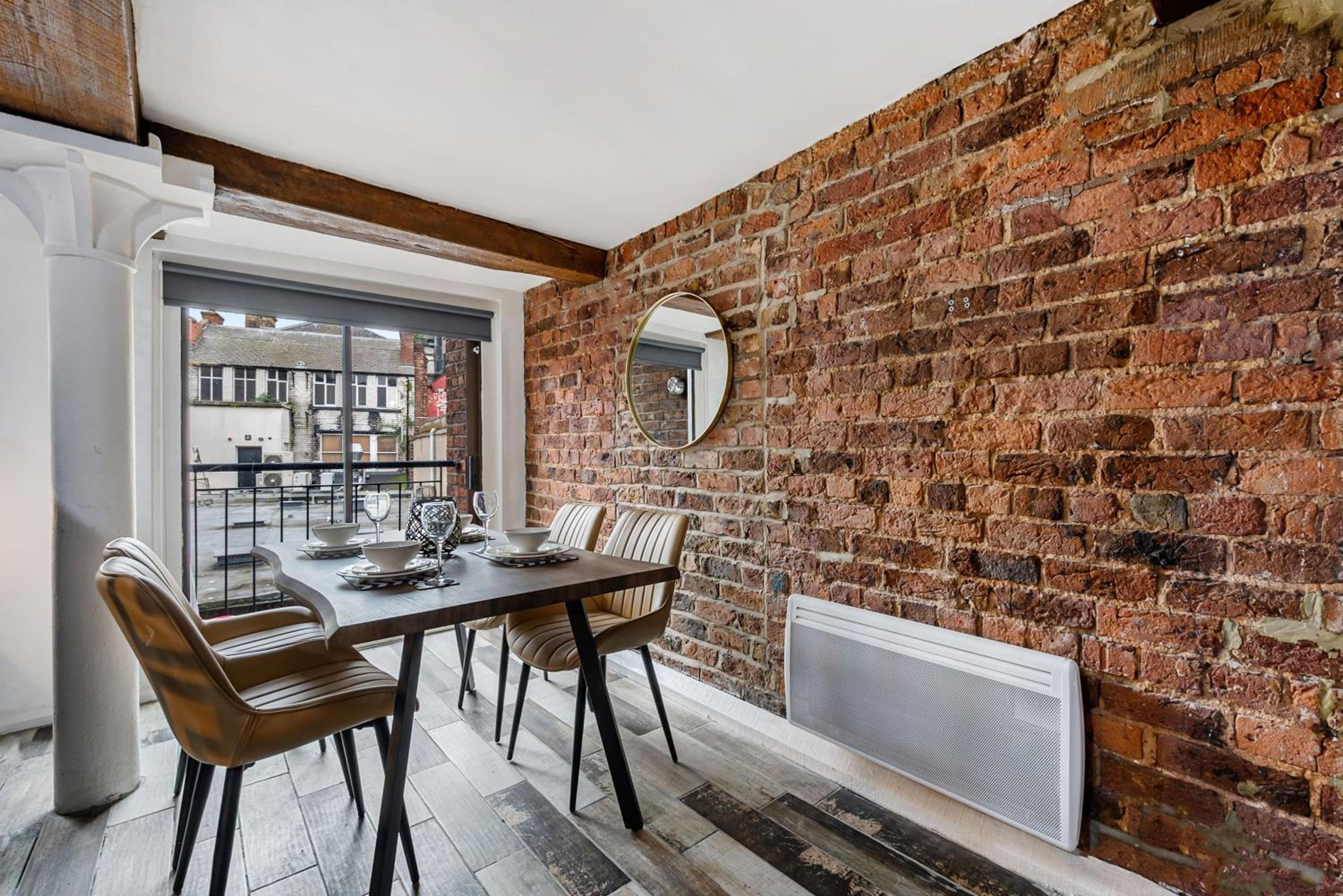 Host & Stay - Mathew St Studio view 5
