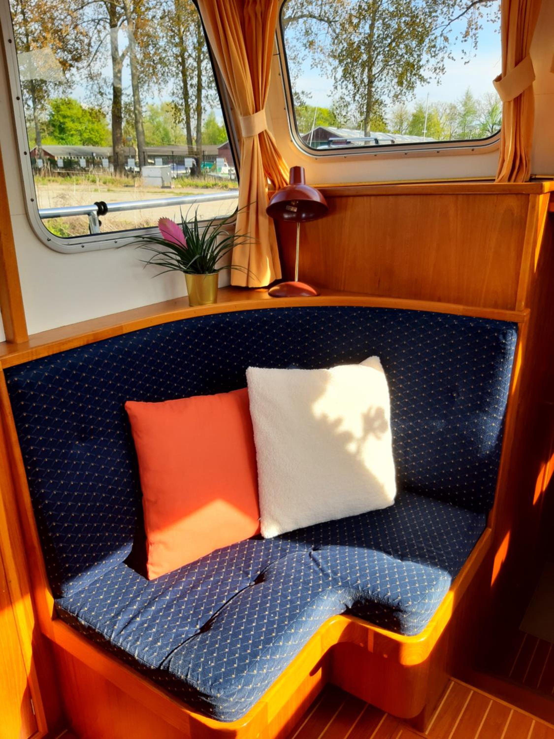 Motor Yacht Amazone