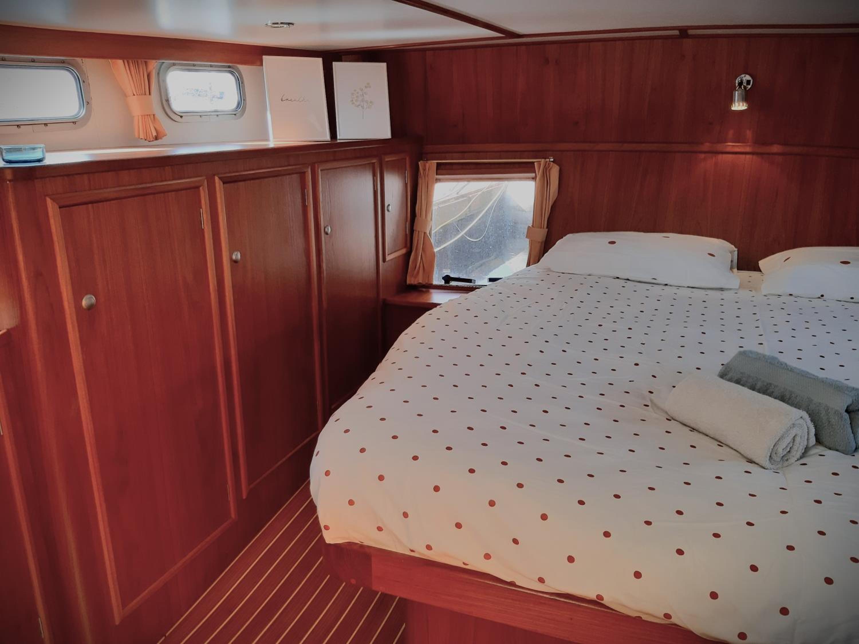 Motor Yacht Amazone