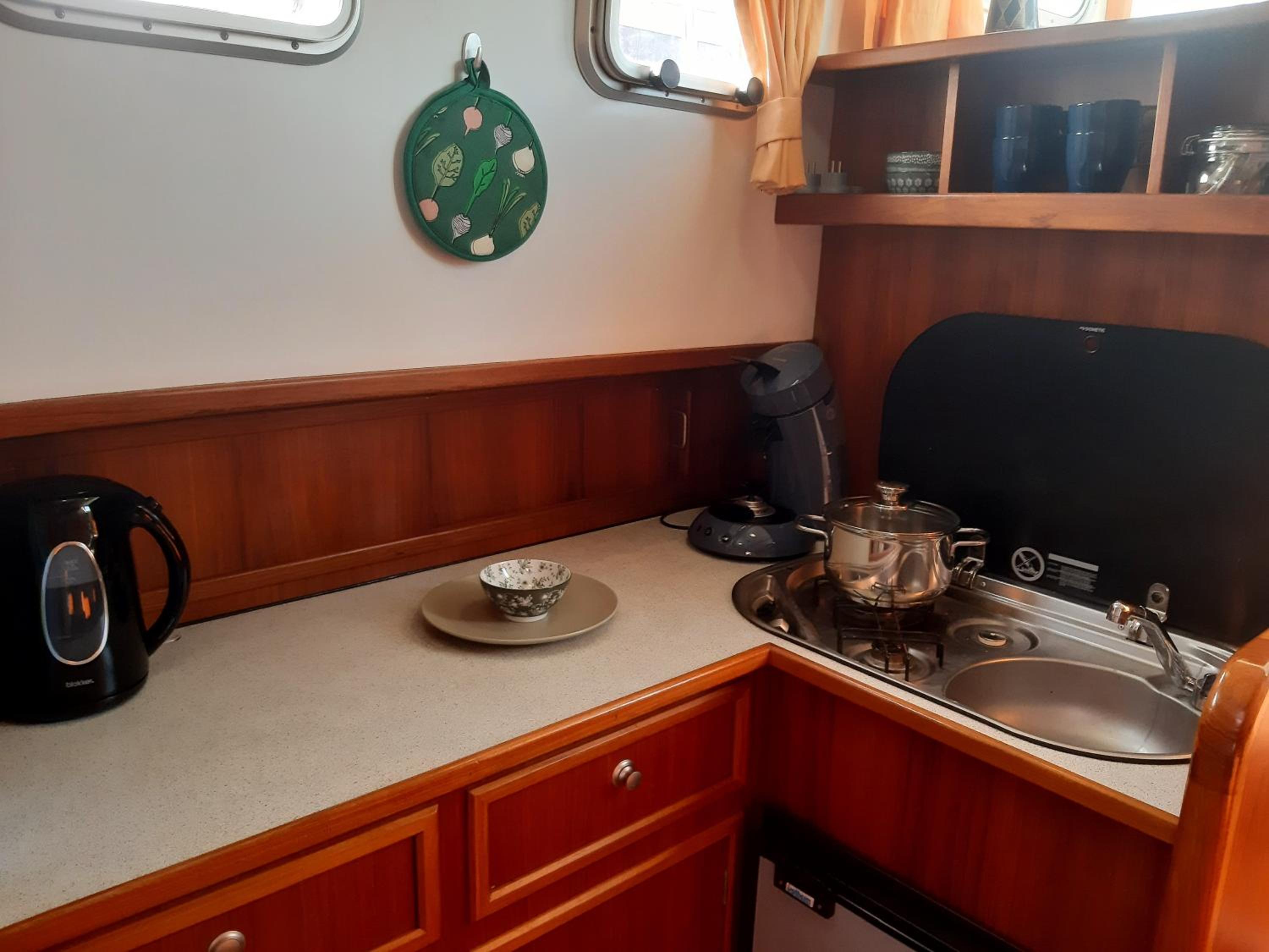 Motor Yacht Amazone