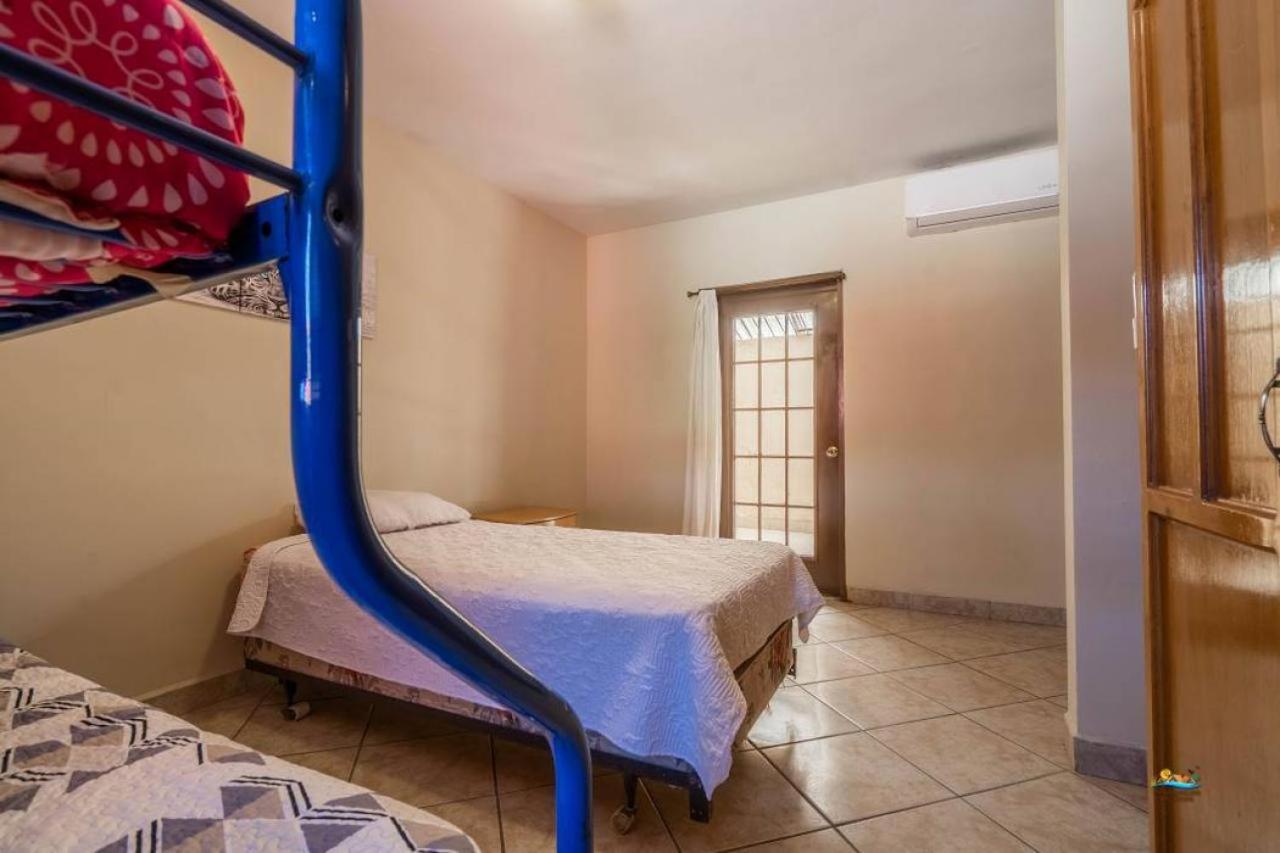 Condo 4, In town and steps to the beach and Malecon