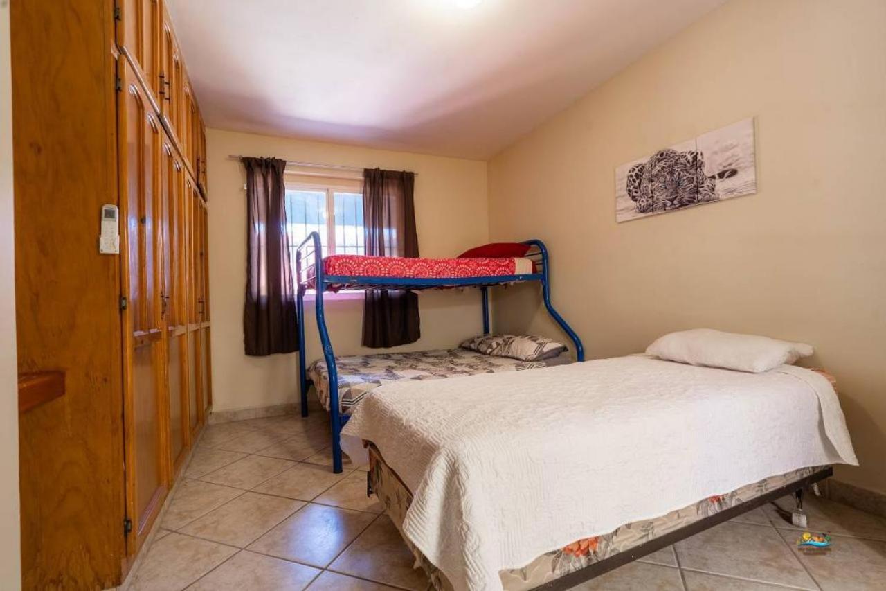 Condo 4, In town and steps to the beach and Malecon