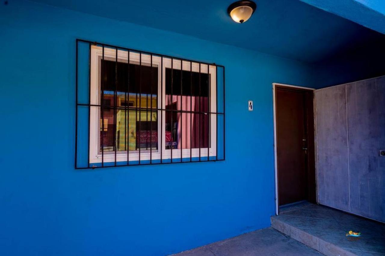 Condo 4, In town and steps to the beach and Malecon