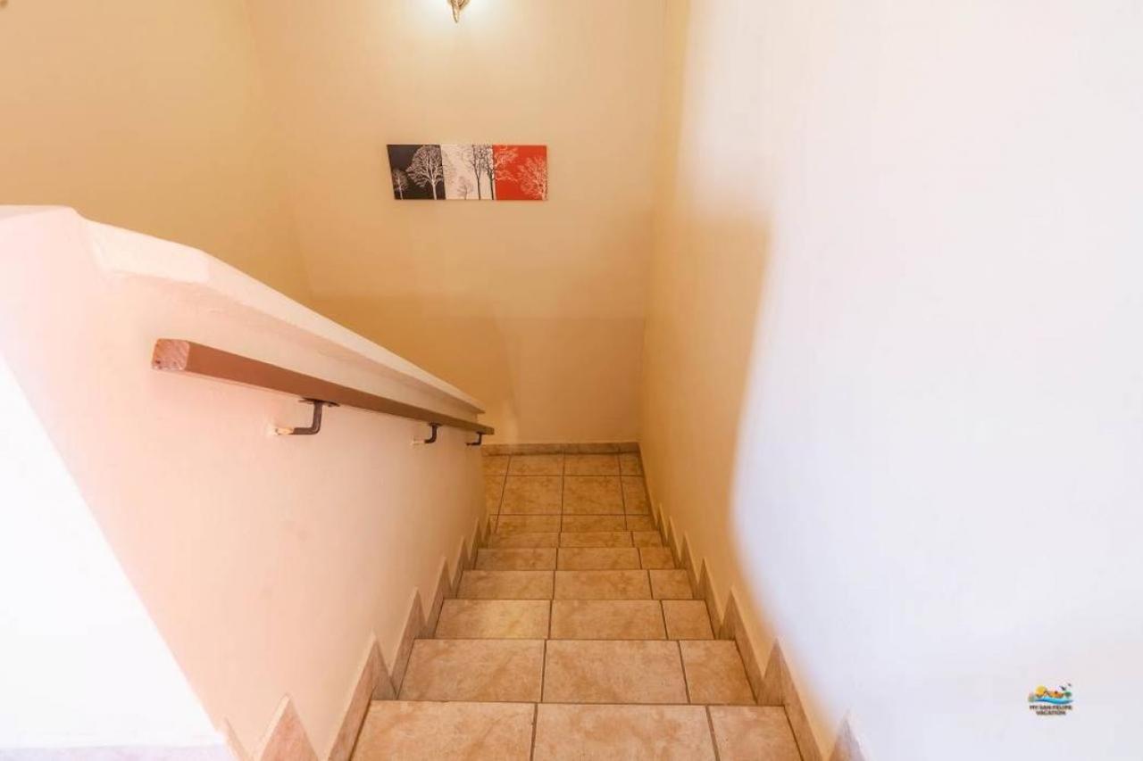 Condo 4, In town and steps to the beach and Malecon