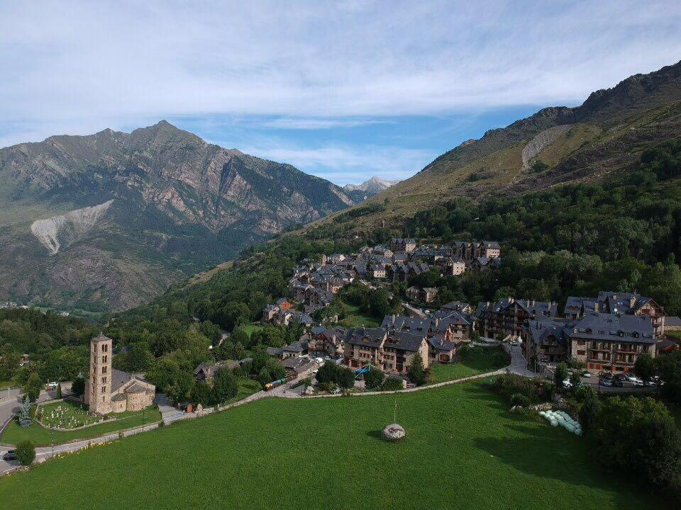 Apartamento con gran terraza y vistas panorámicas en Taüll, con plaza de parking