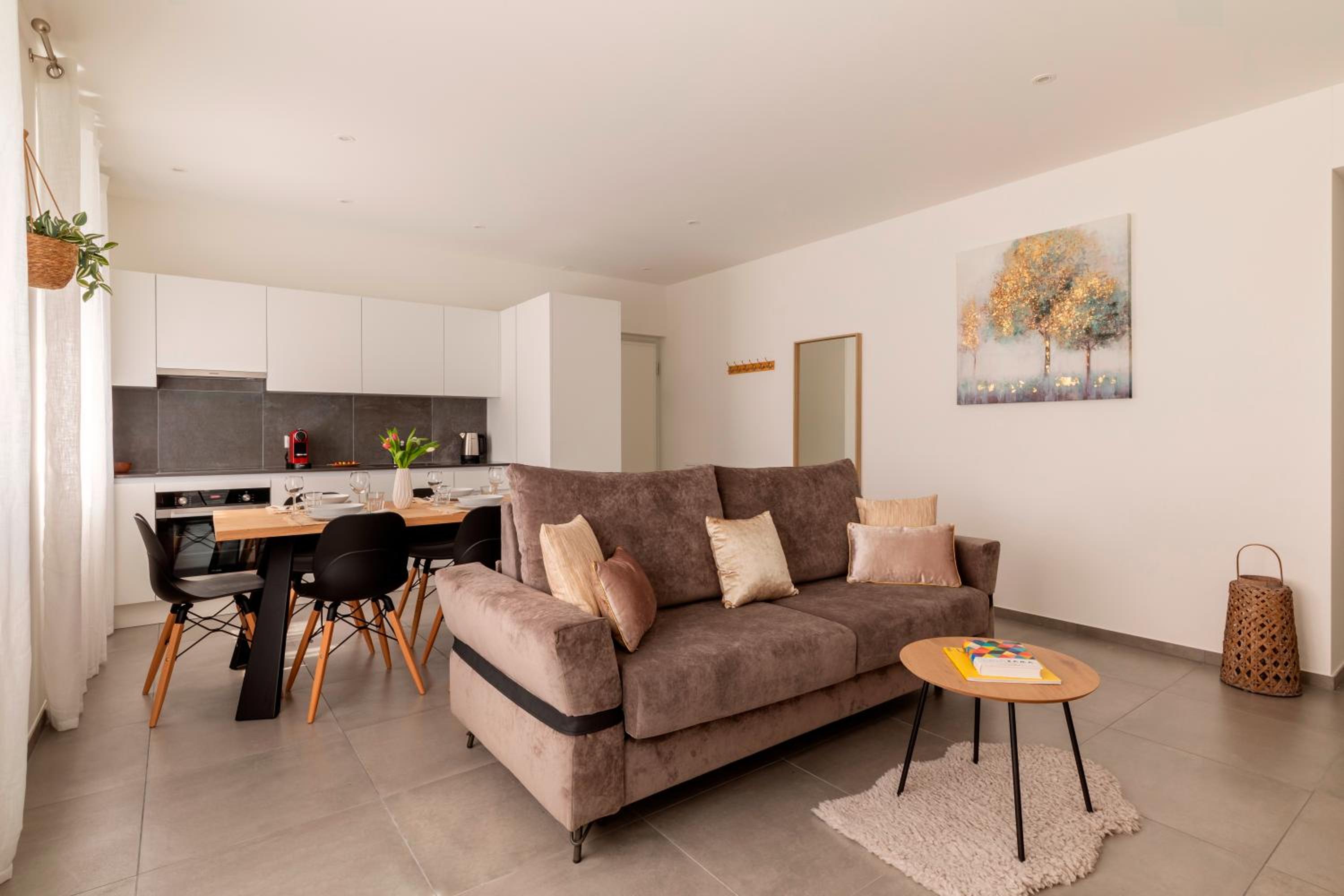 Lugano Superior Suites - Free Parking