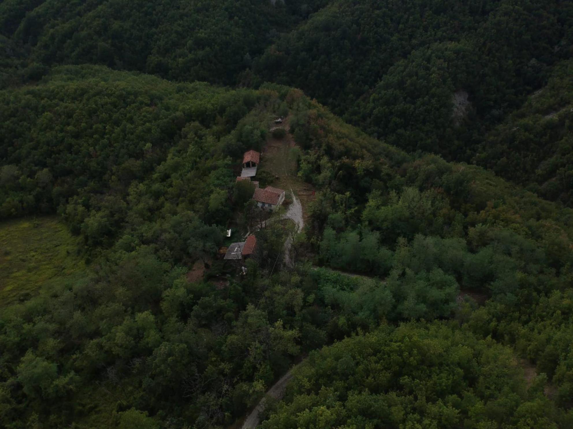 Oasi di Mastarone - Il vino e le Rose