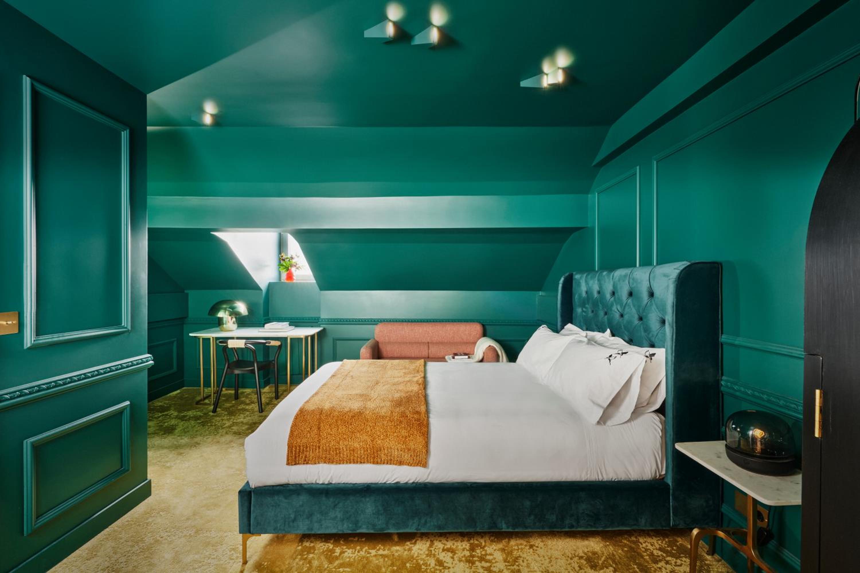 hotel room