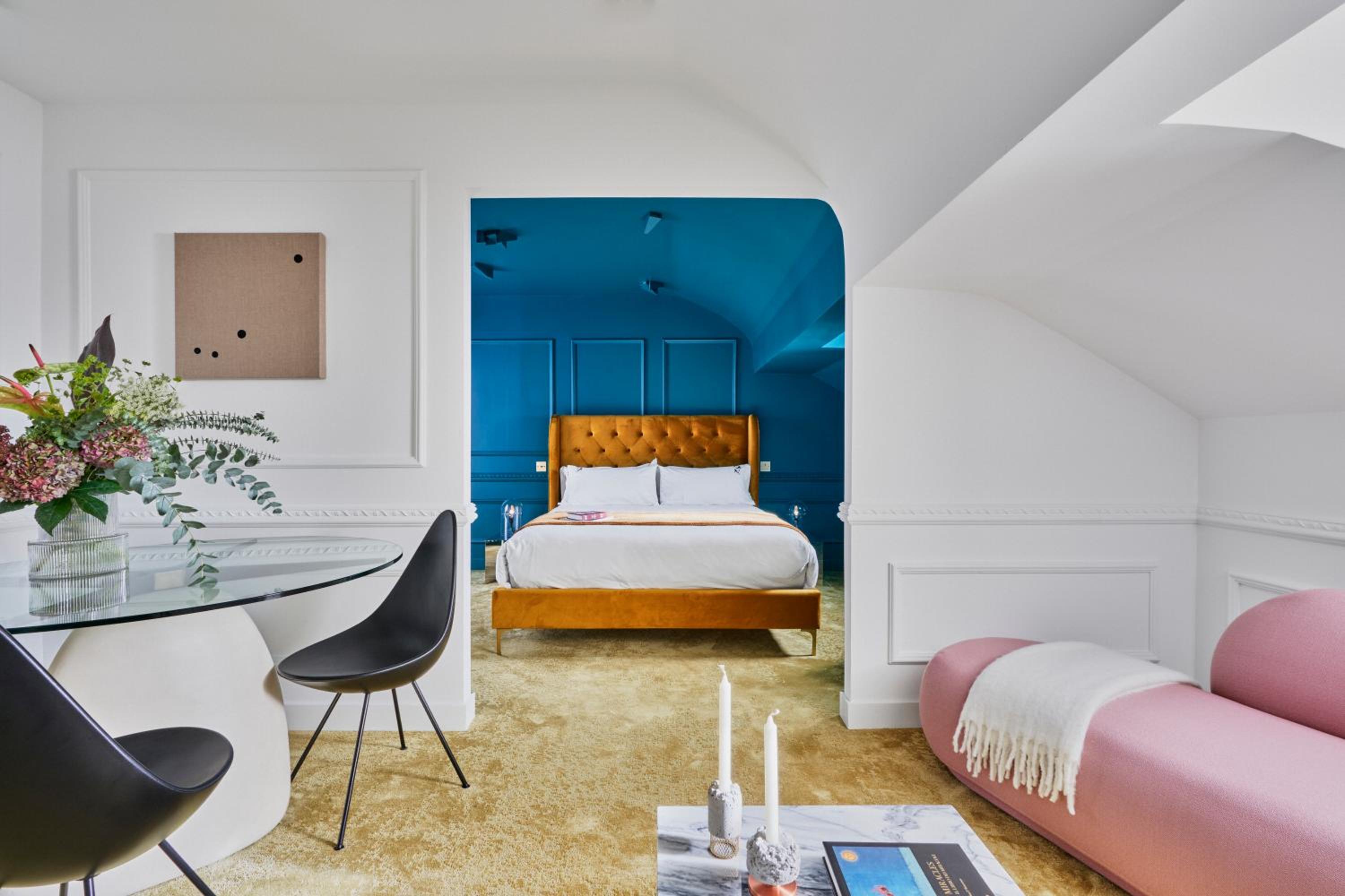 hotel room