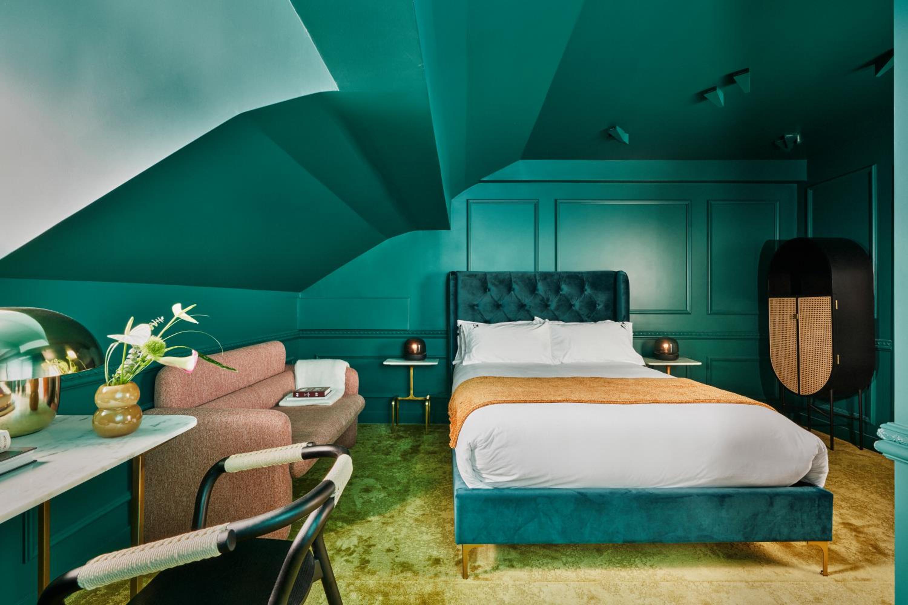 hotel room
