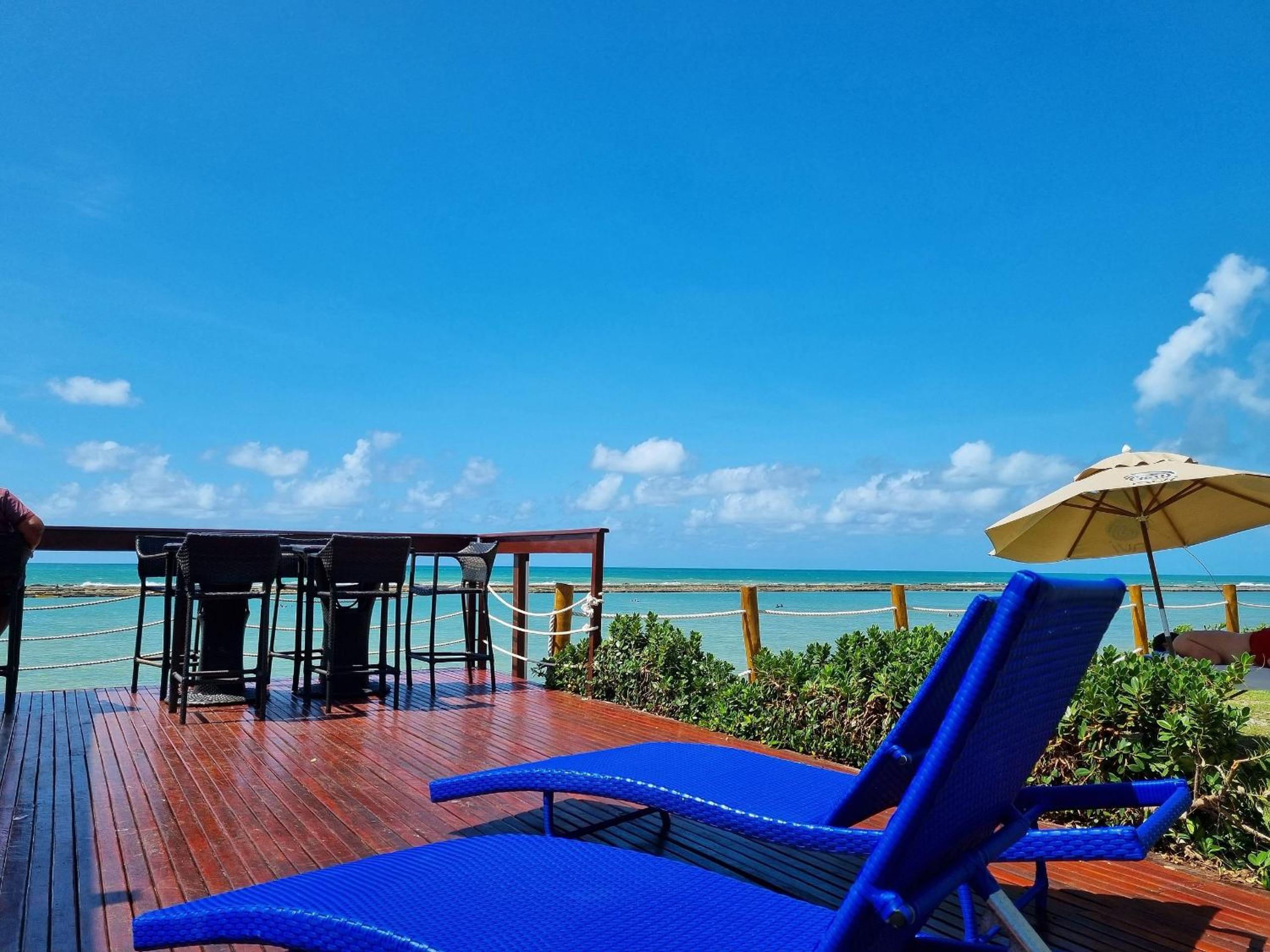Nui Supreme Beach Living Muro Alto por Brevelar