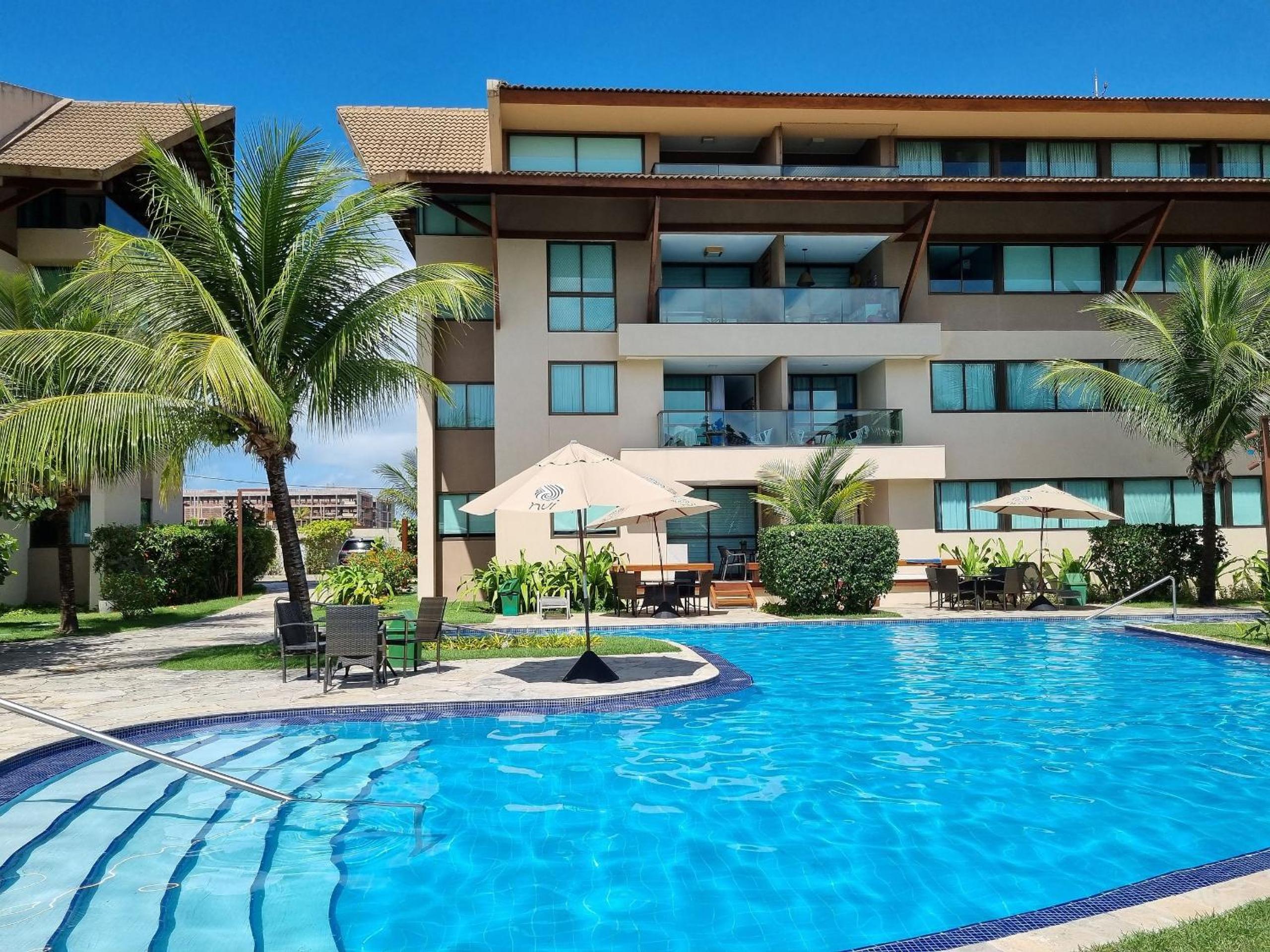Nui Supreme Beach Living Muro Alto por Brevelar