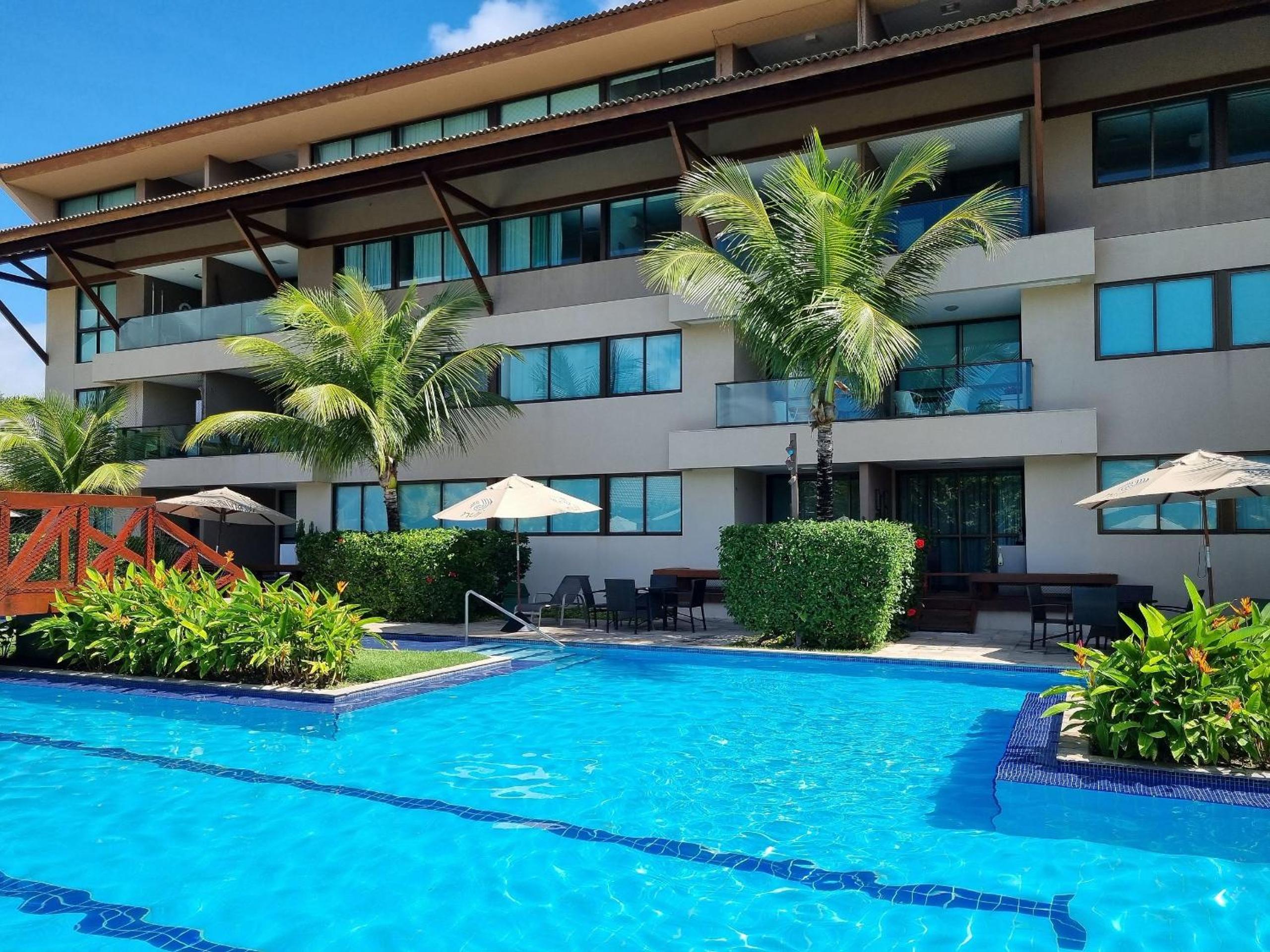 Nui Supreme Beach Living Muro Alto por Brevelar