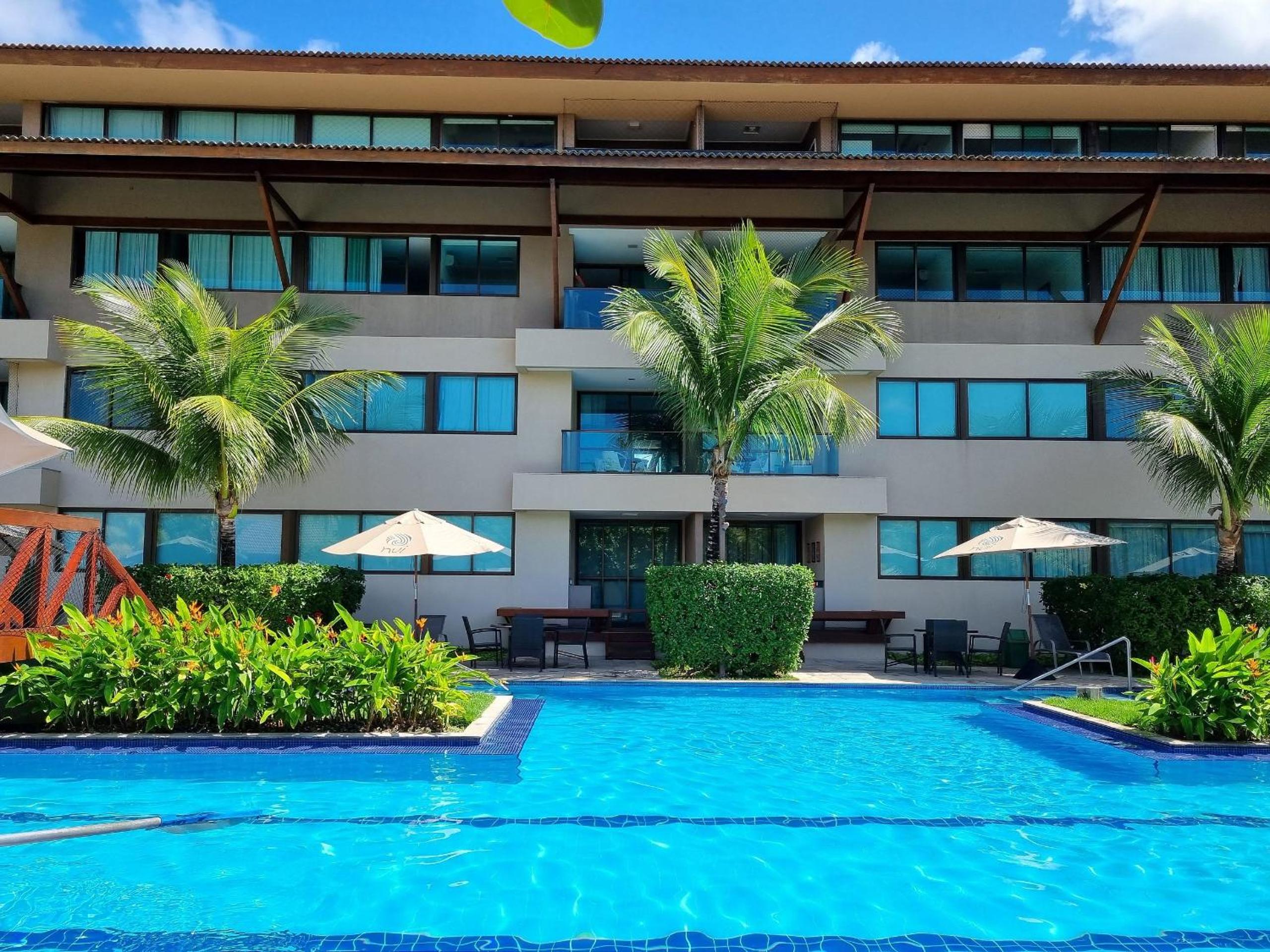 Nui Supreme Beach Living Muro Alto por Brevelar