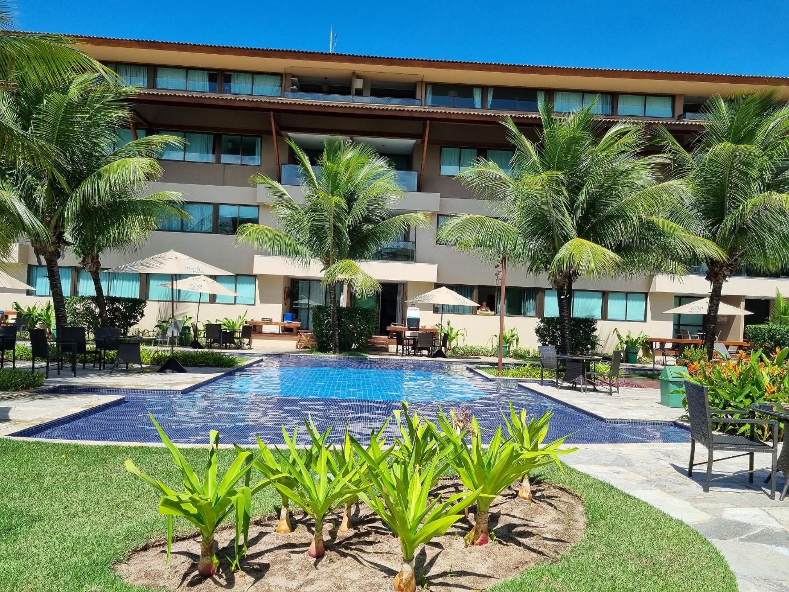Nui Supreme Beach Living Muro Alto por Brevelar