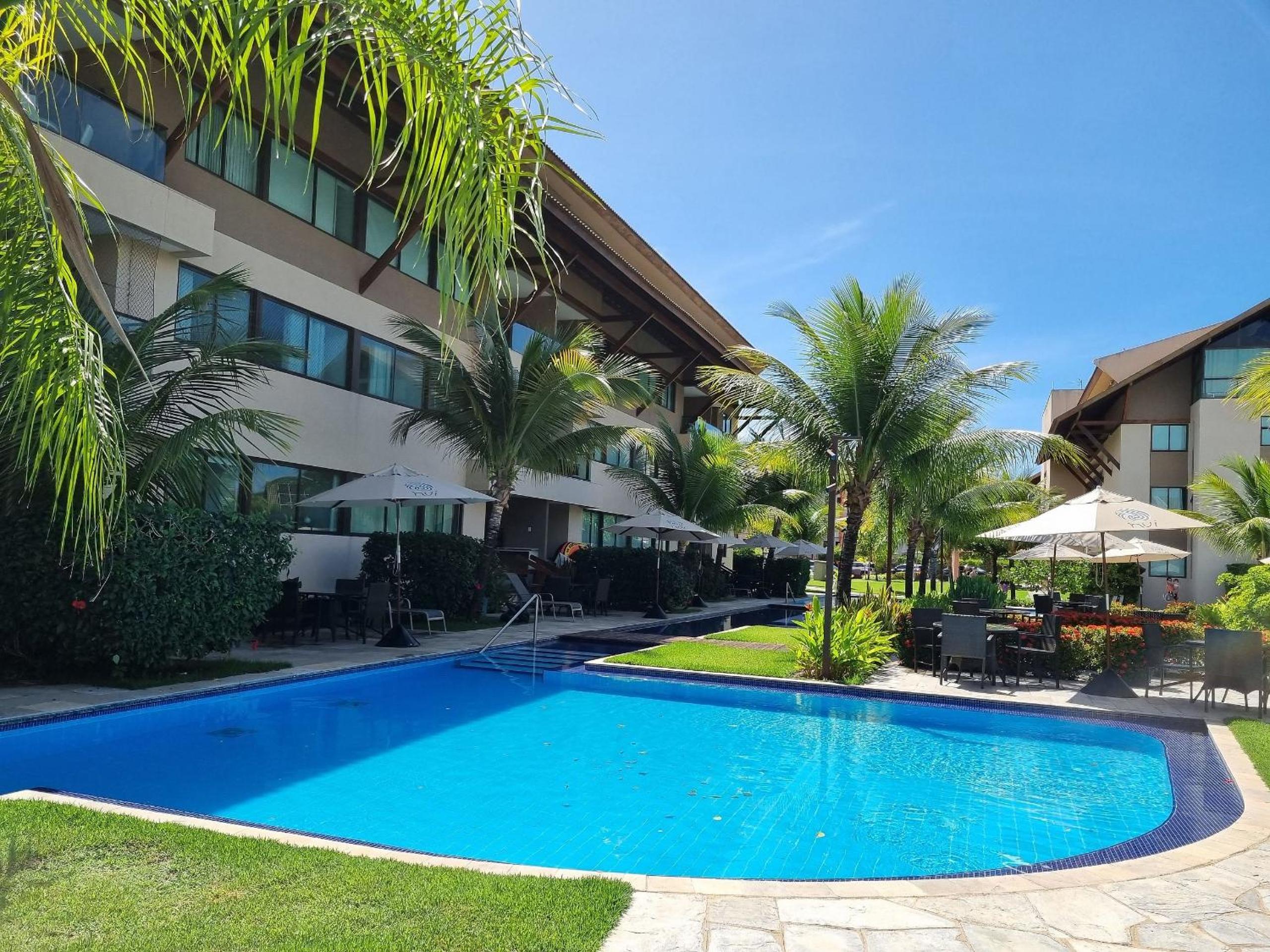 Nui Supreme Beach Living Muro Alto por Brevelar