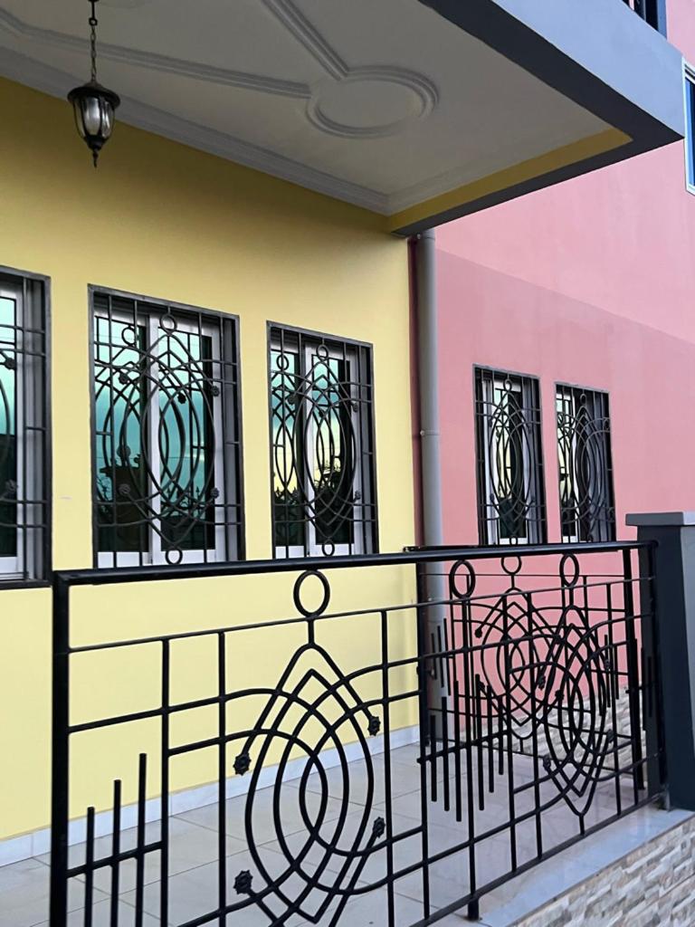 Primeshare Luxury Apartments for Family Travelers with Swimming Pool, Yaounde