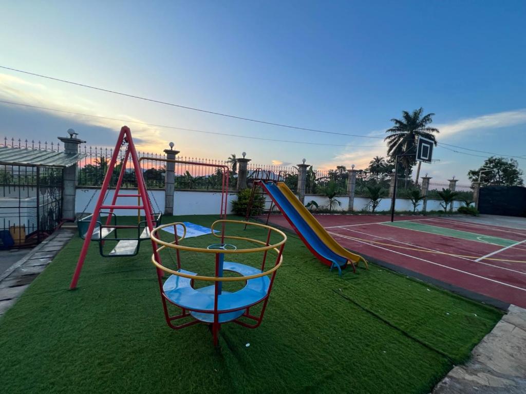 Primeshare Luxury Apartments for Family Travelers with Swimming Pool, Yaounde