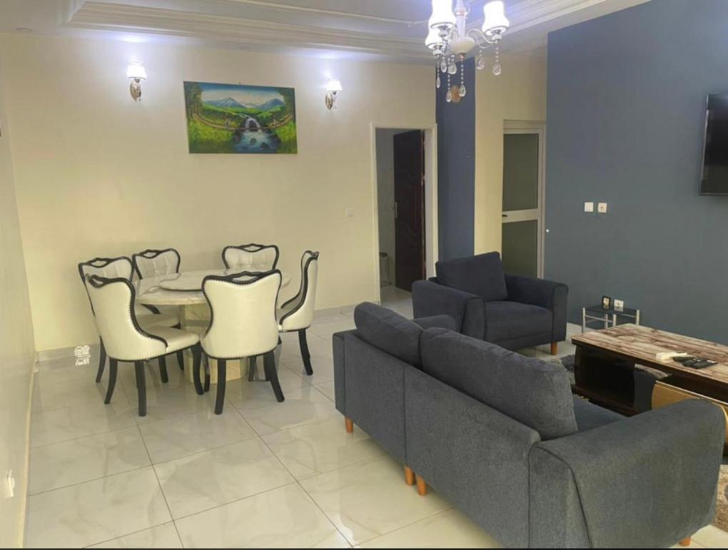 Primeshare Luxury Apartments for Family Travelers with Swimming Pool, Yaounde