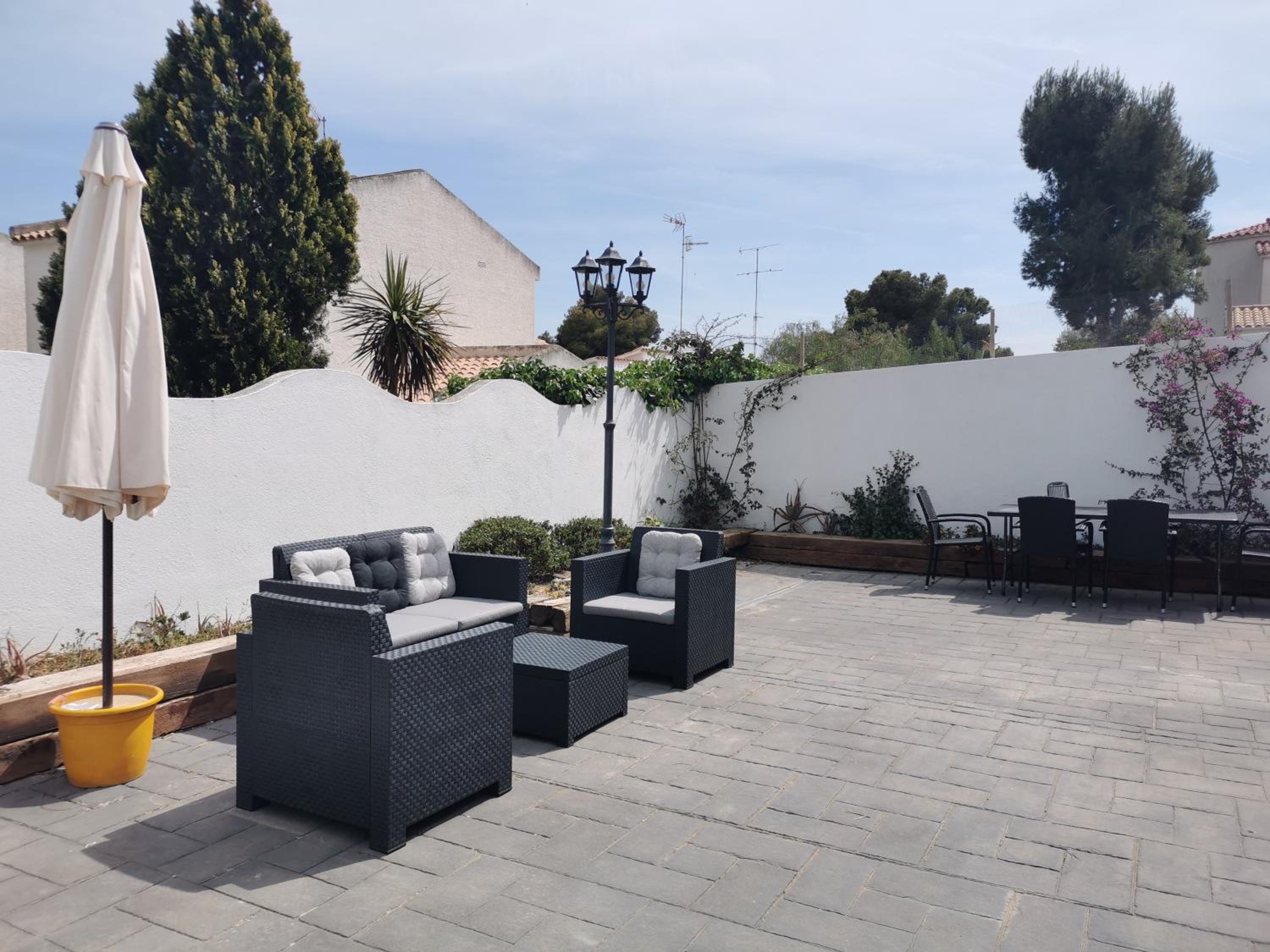 Private Pool near the Beach, 40 min from Barcelona