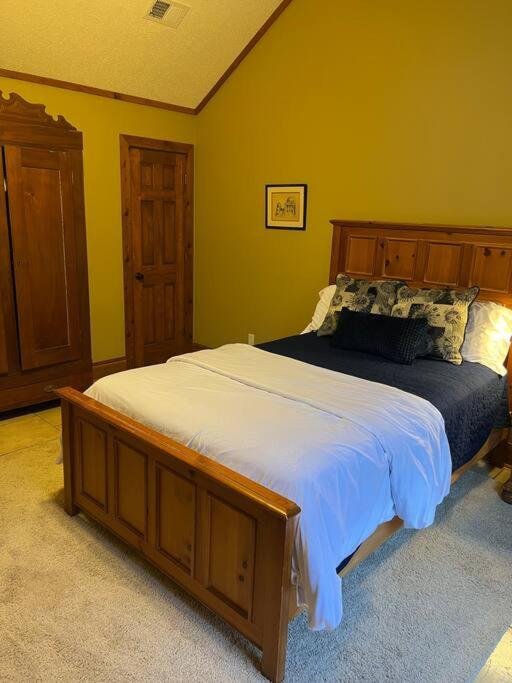 Oxford Chalet Getaway with Lake/Beach Access - Property Image 47