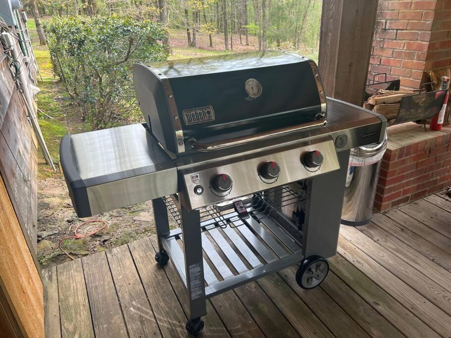 Oxford Chalet Getaway with Lake/Beach Access - Property Image 14