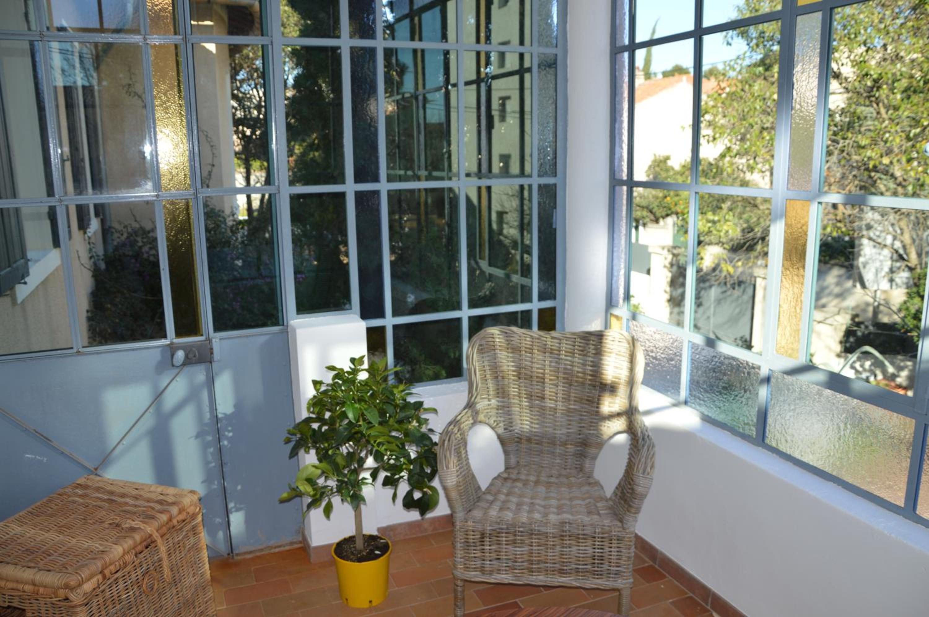 balcony