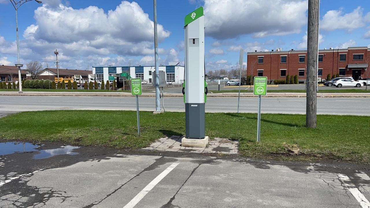 Travelodge by Wyndham Drummondville
