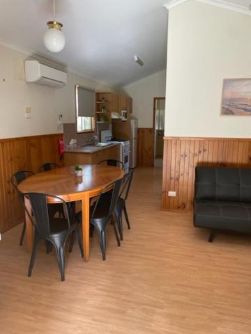 Sandy Hollow Tourist Retreat