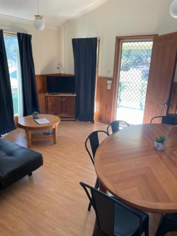 Sandy Hollow Tourist Retreat