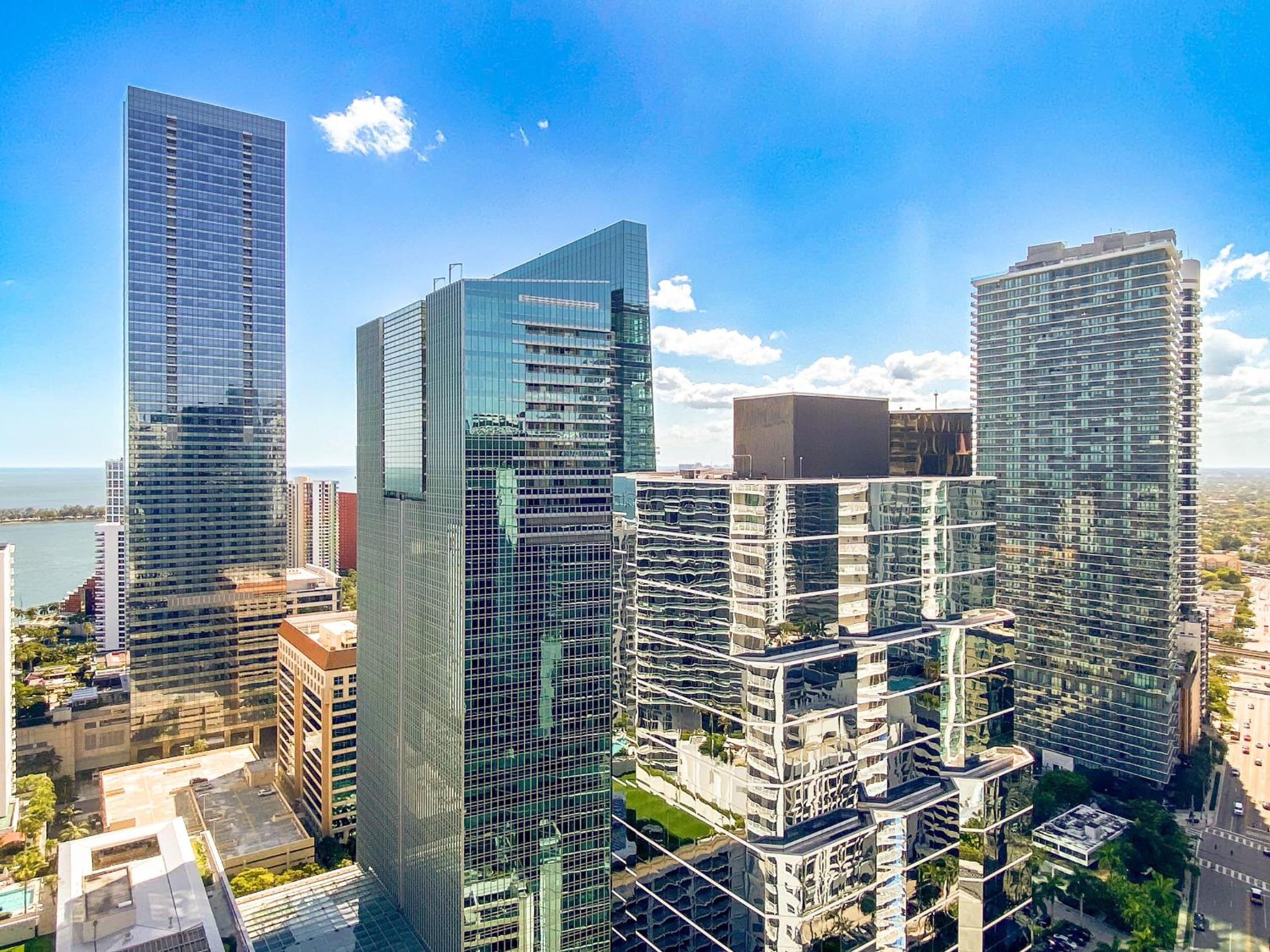 Star Stay Miami Yellow Brickell