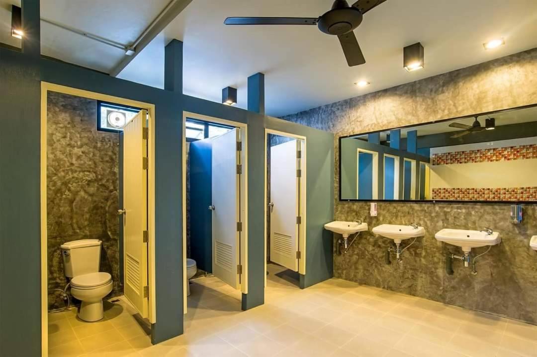 Amity Poshtel