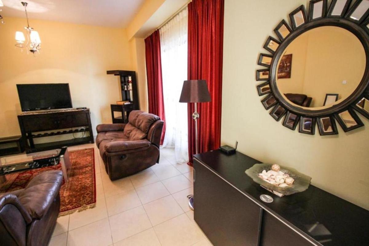 2BR Beach front Sea View