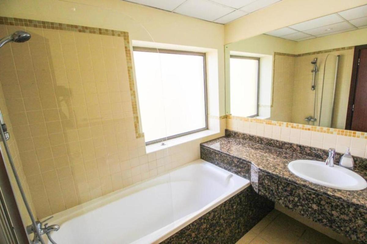 2BR Beach front Sea View