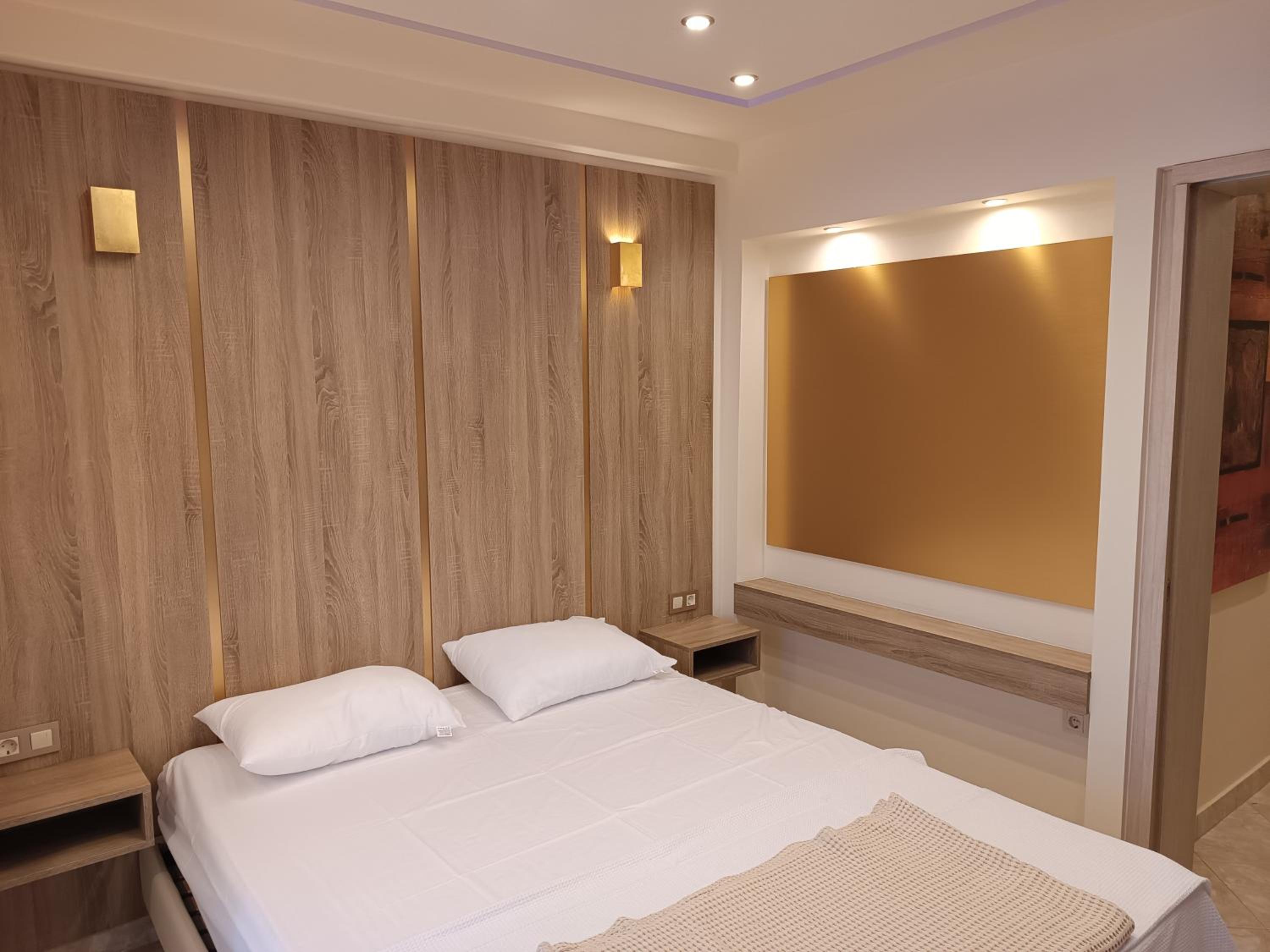 Xenius Zeus Luxury Suites in Nea Flogita view 4