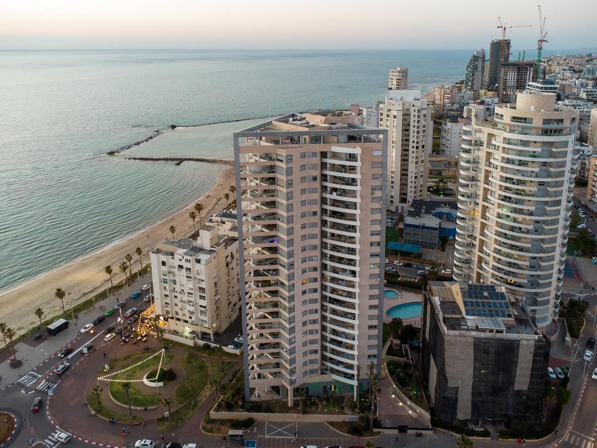 ISRALUX APARTMENTS view 2