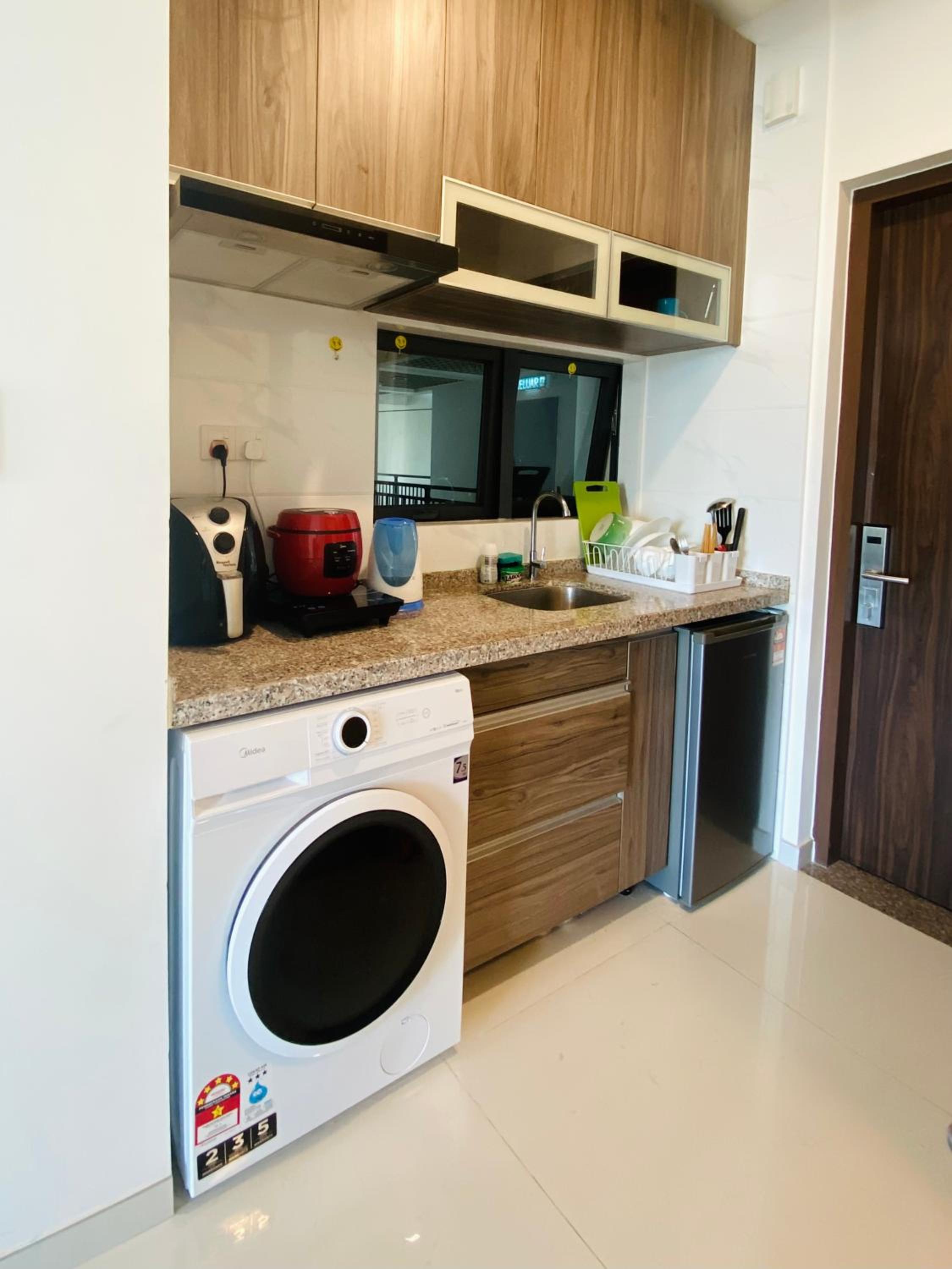 SeaView 2-bedroom Fully Furnished Apartment Forest City #freeWIFI