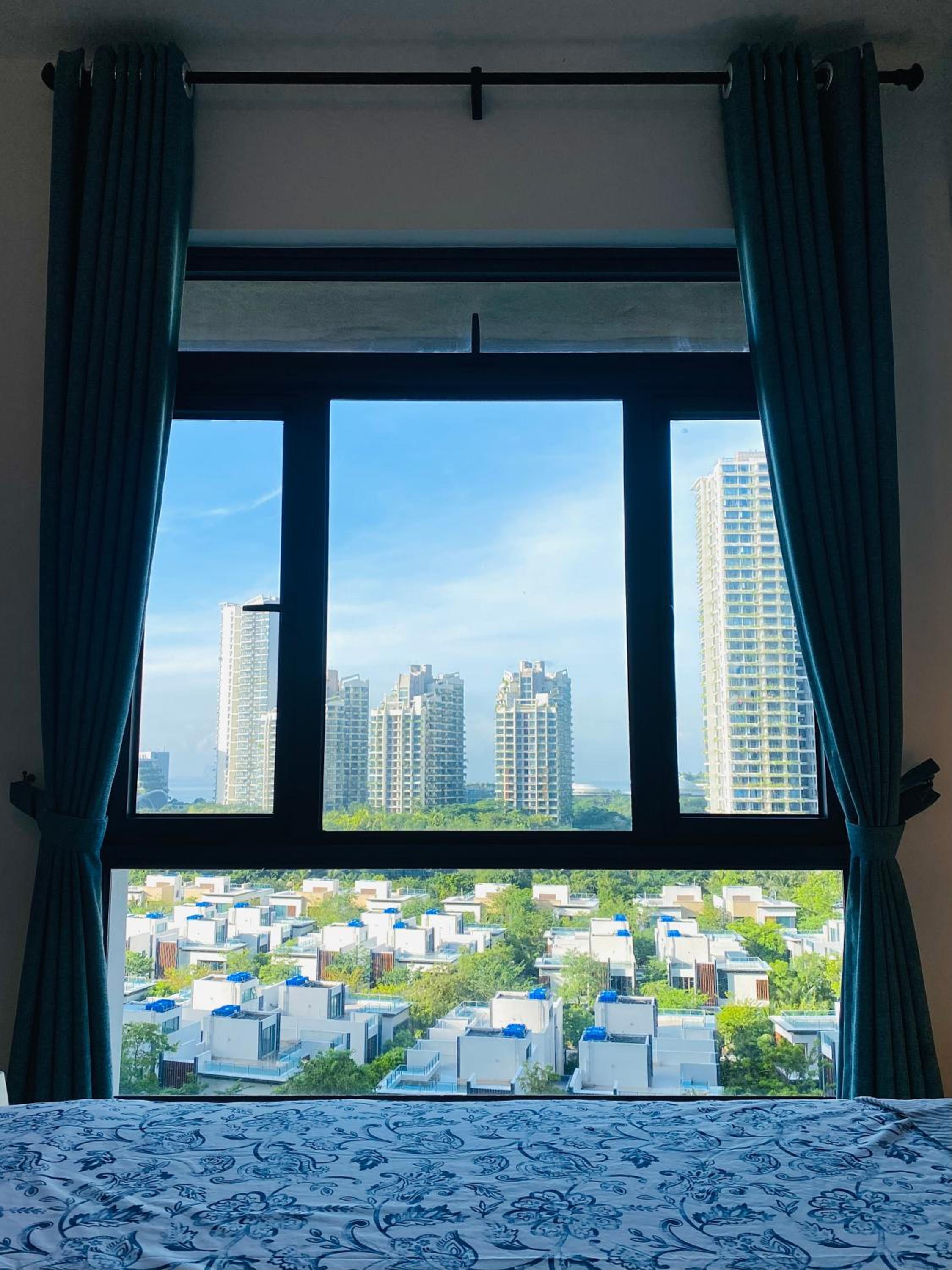 SeaView 2-bedroom Fully Furnished Apartment Forest City #freeWIFI