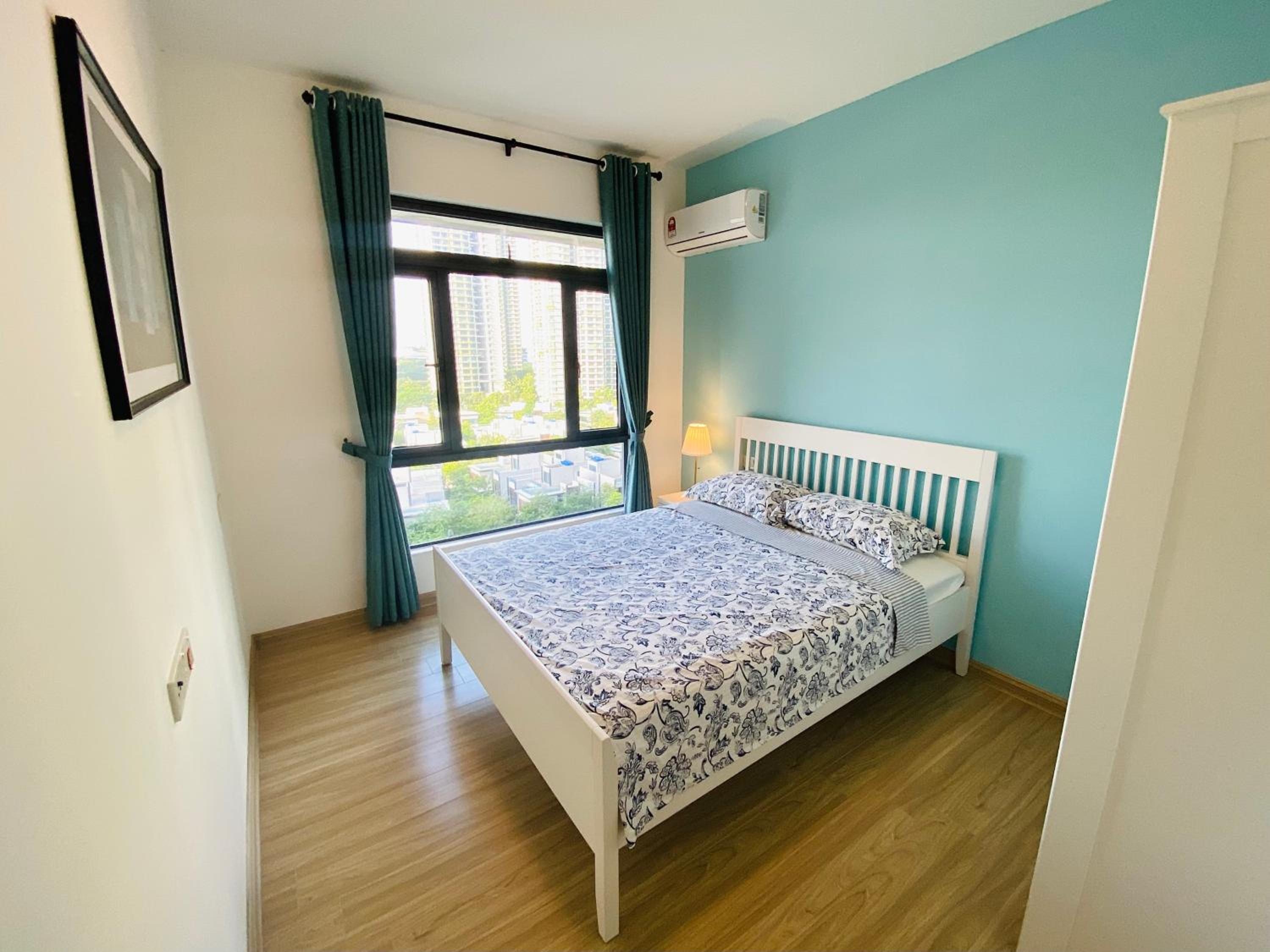 SeaView 2-bedroom Fully Furnished Apartment Forest City #freeWIFI