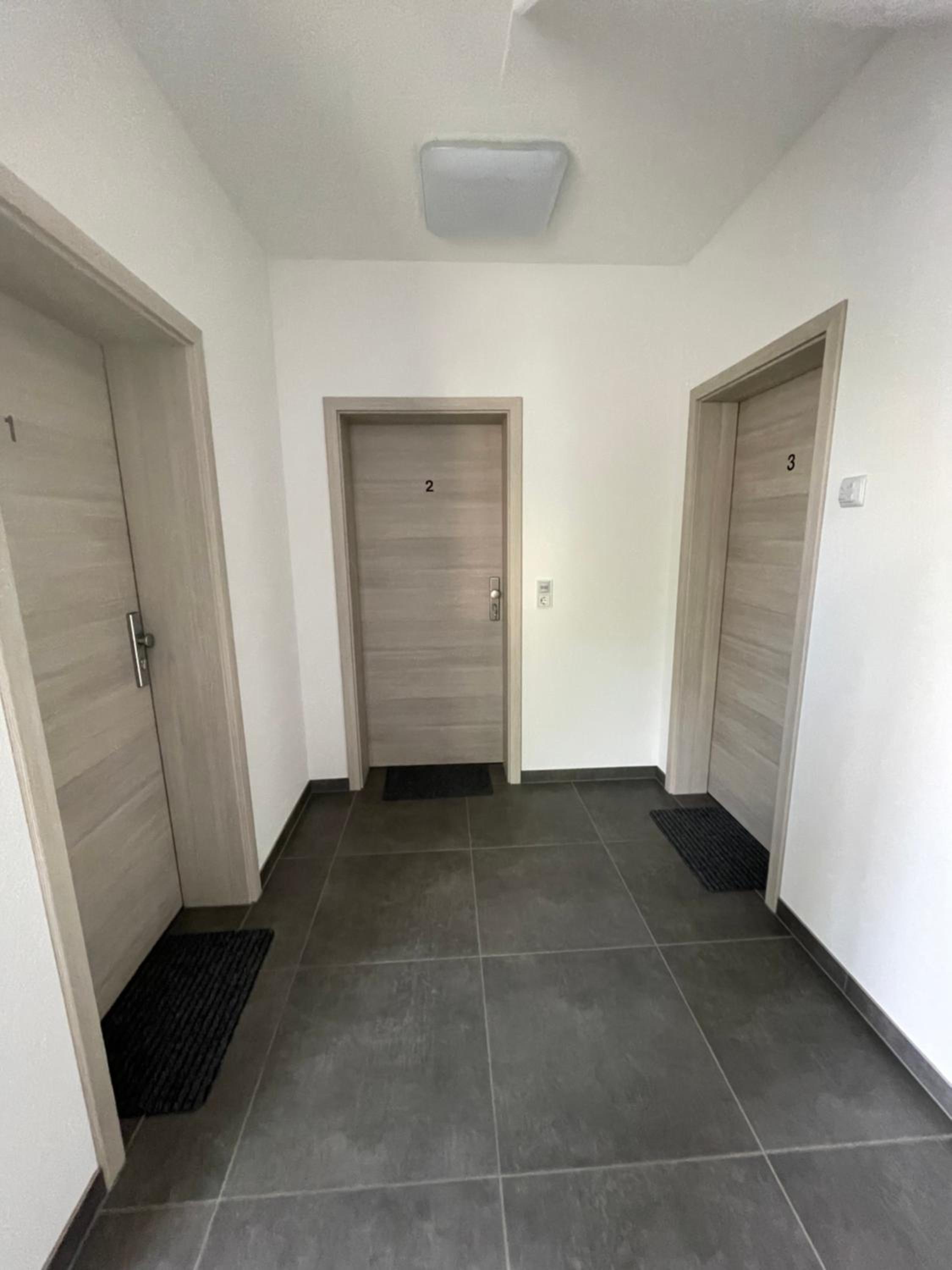 Lora Appartements