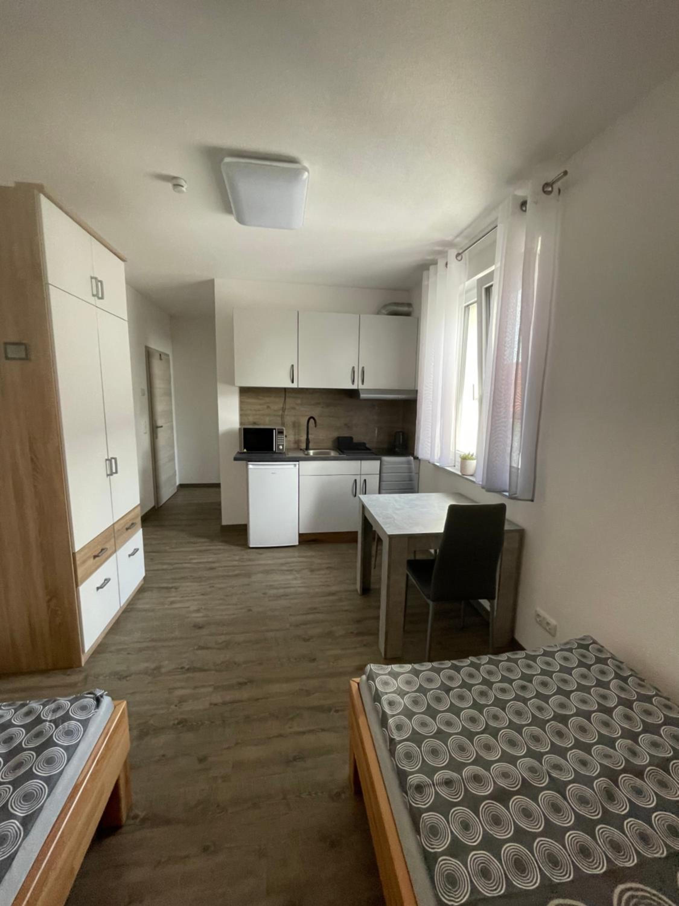 Lora Appartements