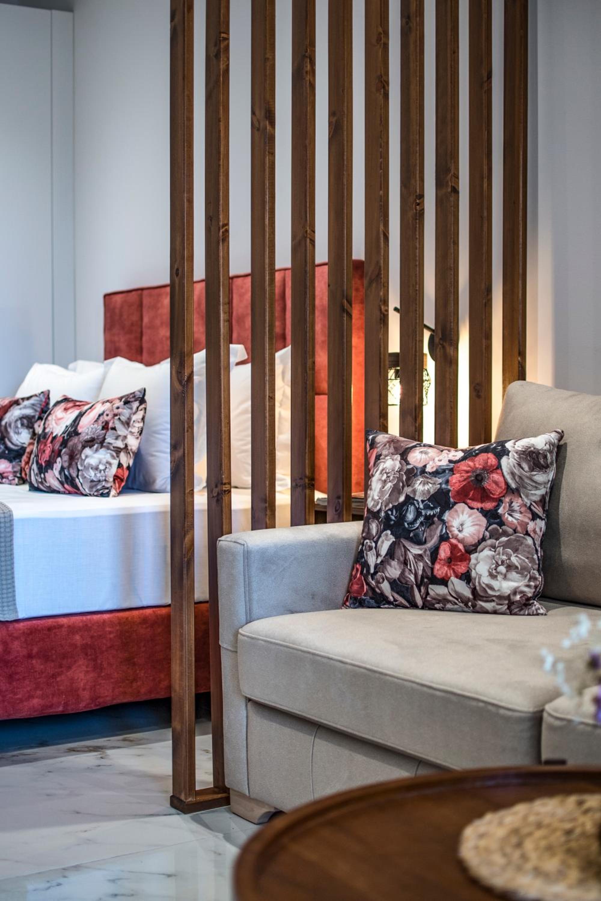 Live The Luxe