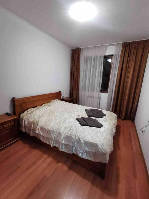 Lovely private apartment in Belelvedre