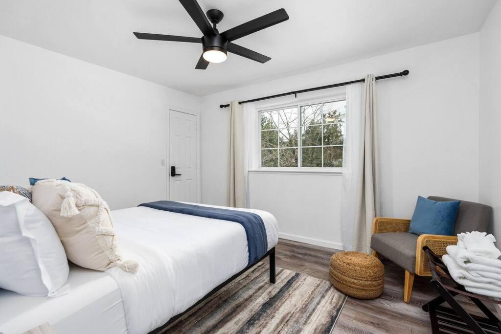 Country Club Hideout - w/ HotTub, King bed view 3