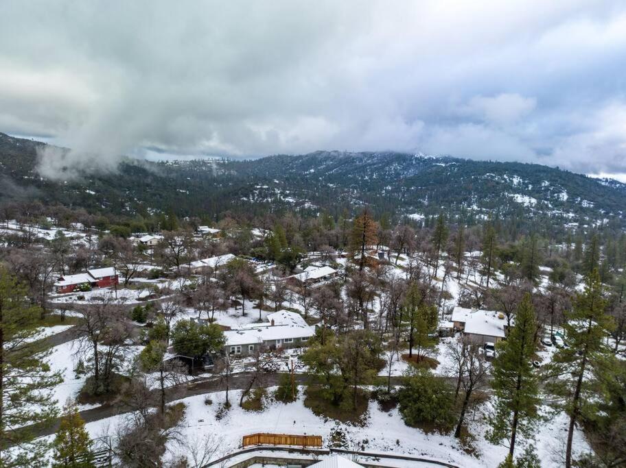 Country Club Hideout - w/ HotTub, King bed view 5
