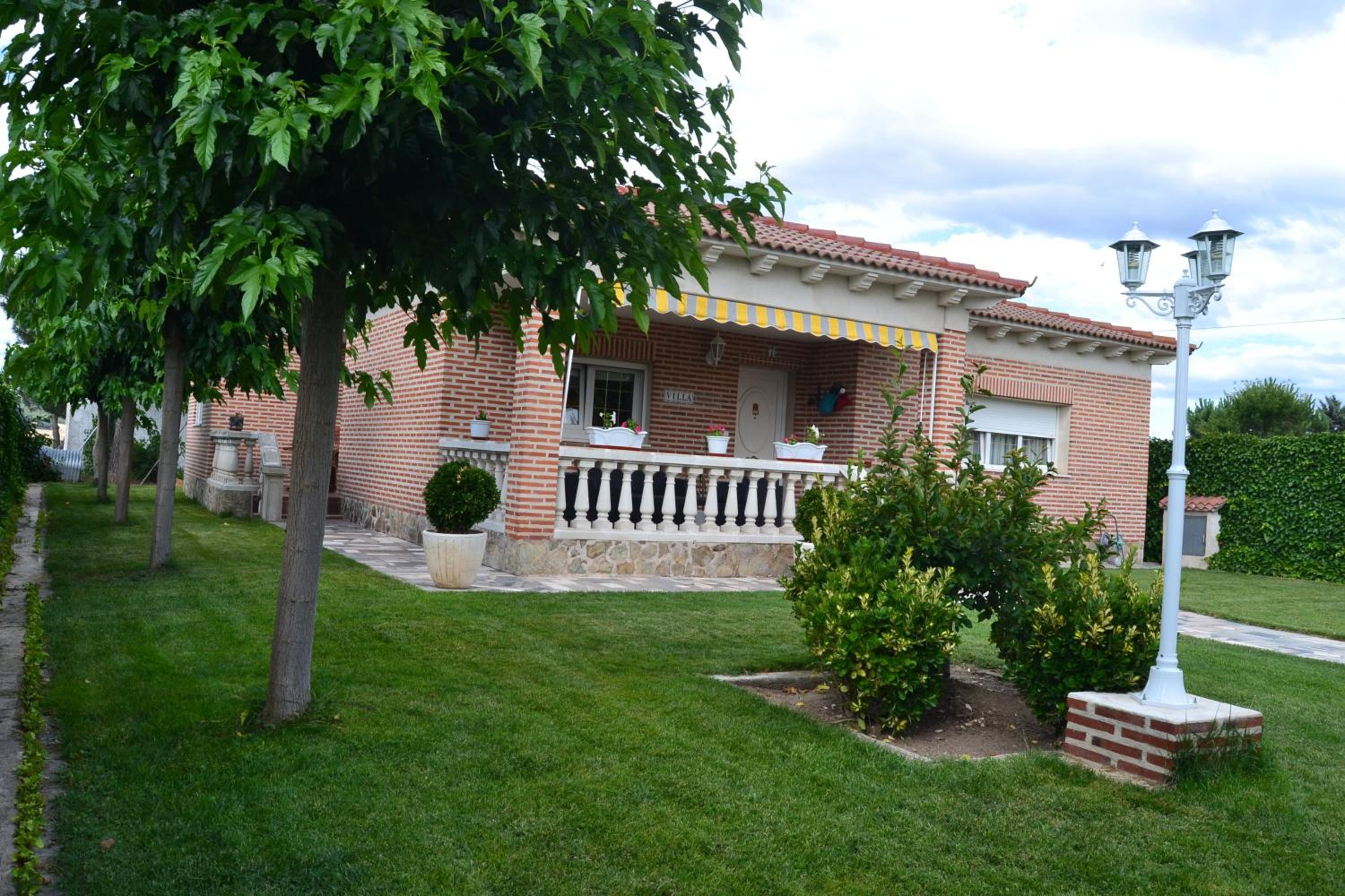 Photo 8